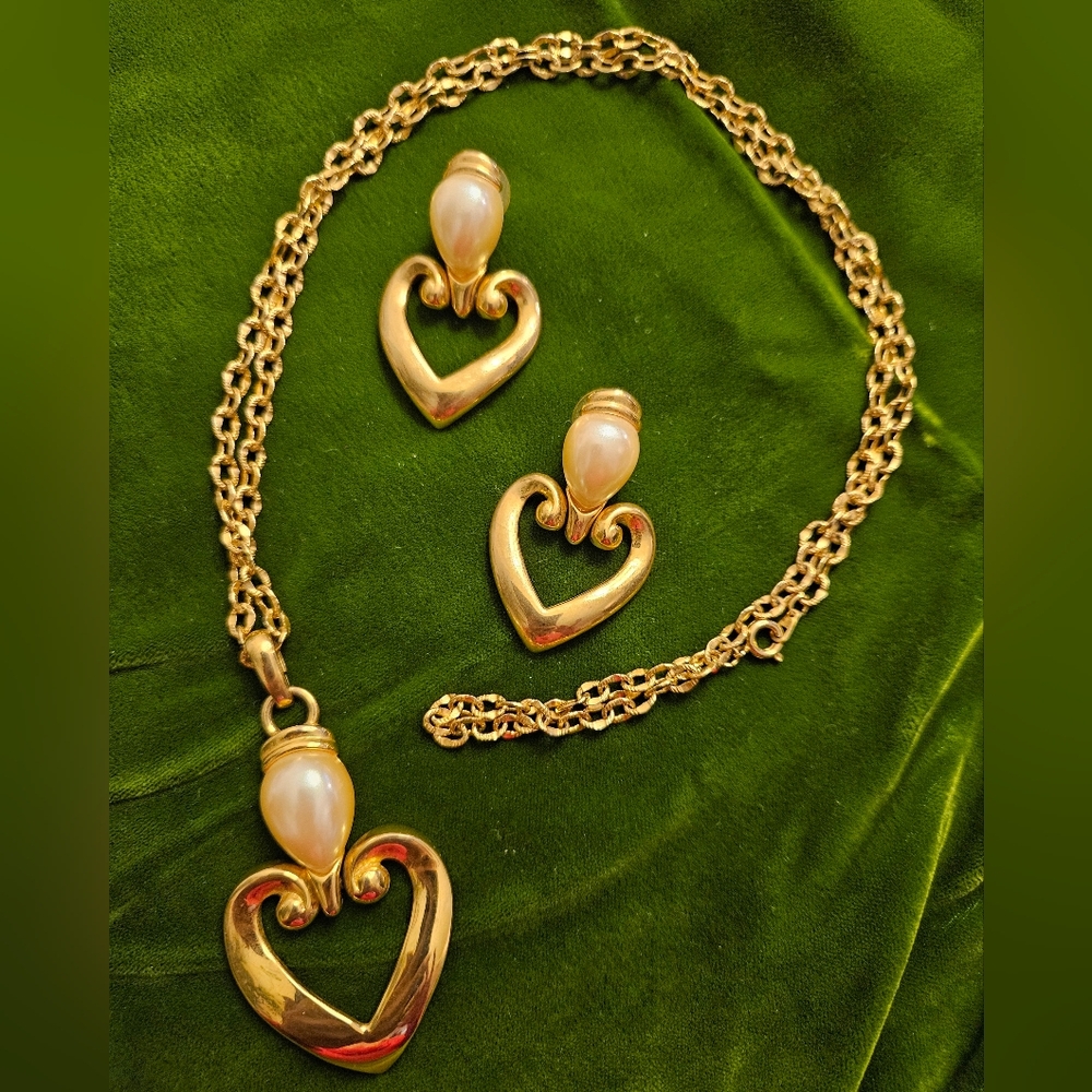 Vintage Premier Designs Gold-tone Heart Pearl Pendant 29" Necklace Earrings Set